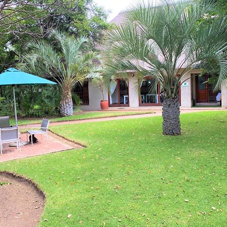 Safari Club Guest Lodge Or Tambo International Airport Kempton Park Dış mekan fotoğraf