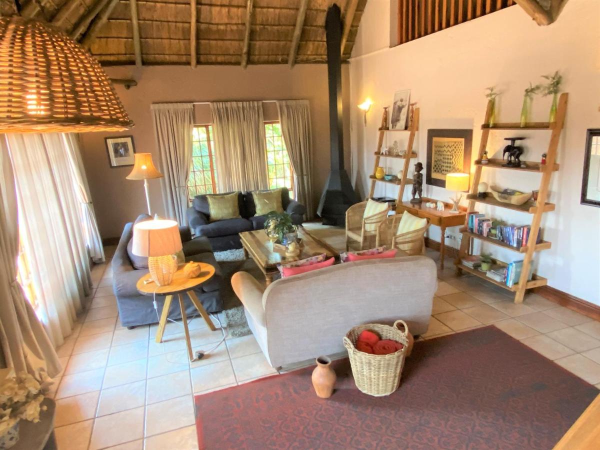 Safari Club Guest Lodge Or Tambo International Airport Kempton Park Dış mekan fotoğraf
