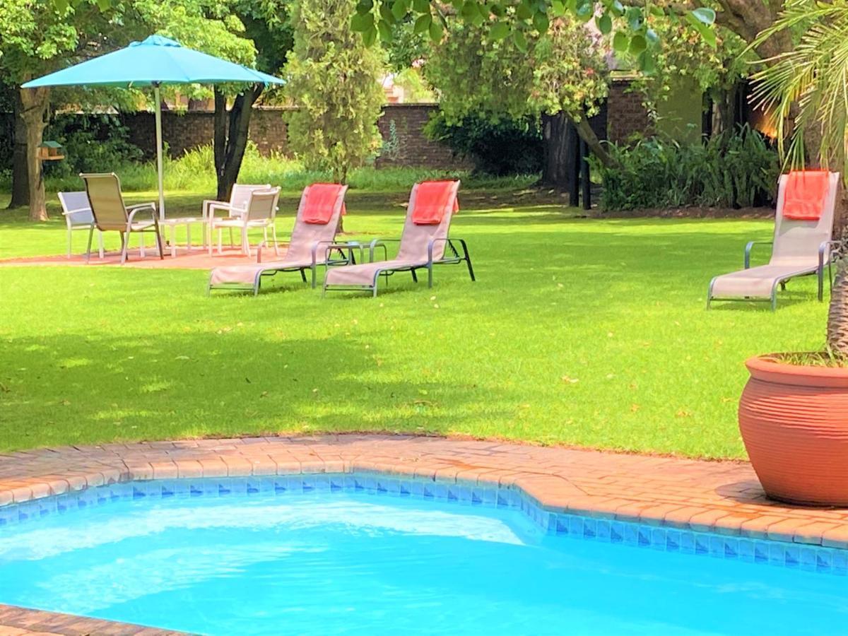 Safari Club Guest Lodge Or Tambo International Airport Kempton Park Dış mekan fotoğraf