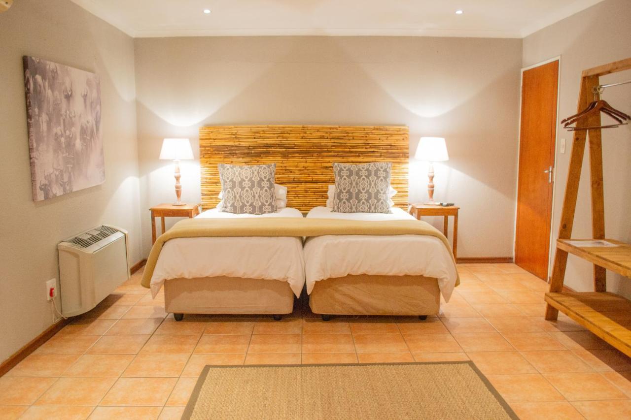 Safari Club Guest Lodge Or Tambo International Airport Kempton Park Dış mekan fotoğraf