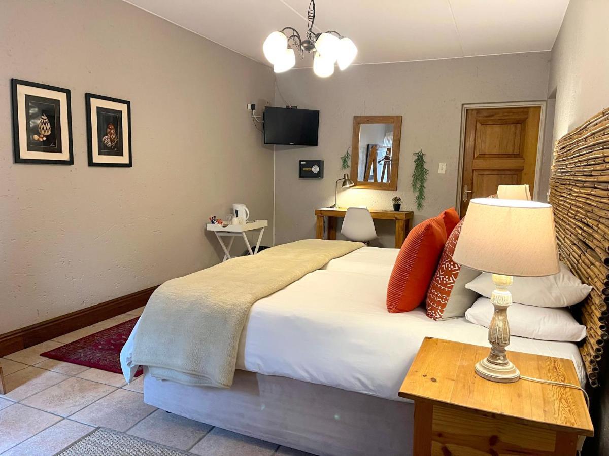 Safari Club Guest Lodge Or Tambo International Airport Kempton Park Dış mekan fotoğraf