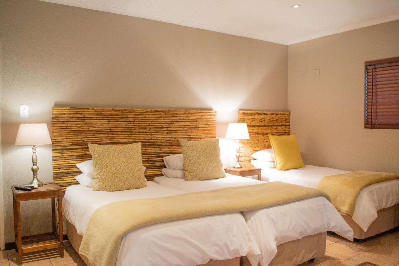 Safari Club Guest Lodge Or Tambo International Airport Kempton Park Dış mekan fotoğraf