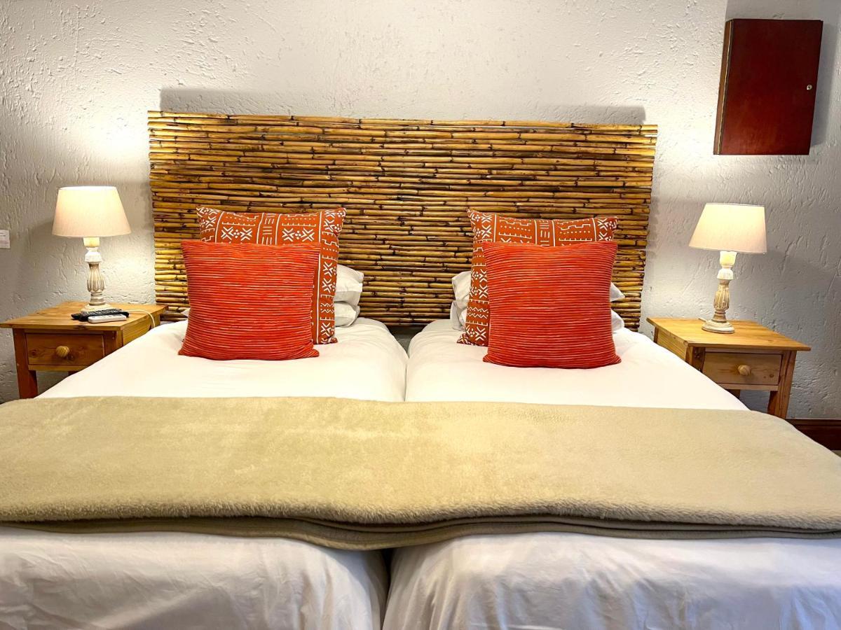 Safari Club Guest Lodge Or Tambo International Airport Kempton Park Dış mekan fotoğraf