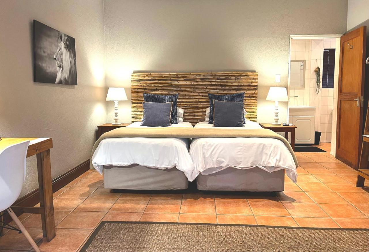 Safari Club Guest Lodge Or Tambo International Airport Kempton Park Dış mekan fotoğraf