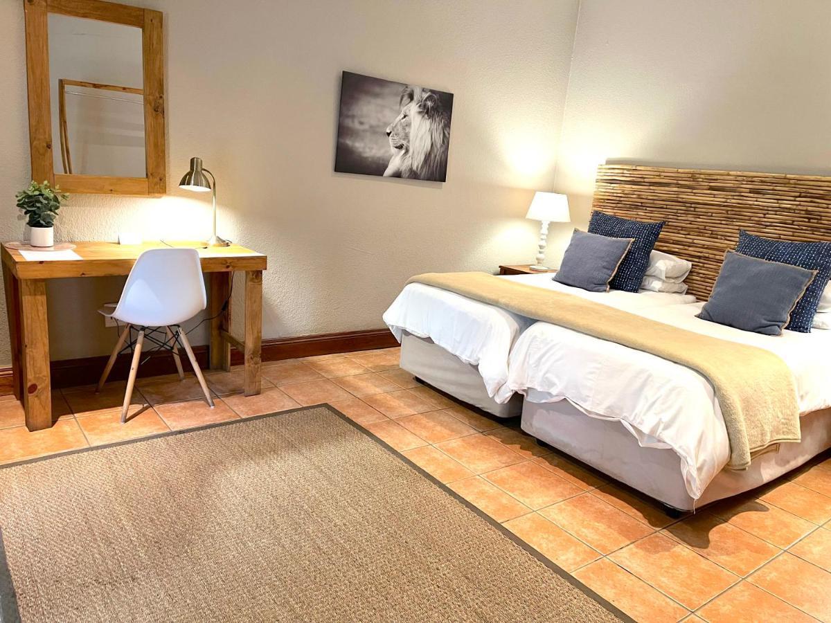 Safari Club Guest Lodge Or Tambo International Airport Kempton Park Dış mekan fotoğraf