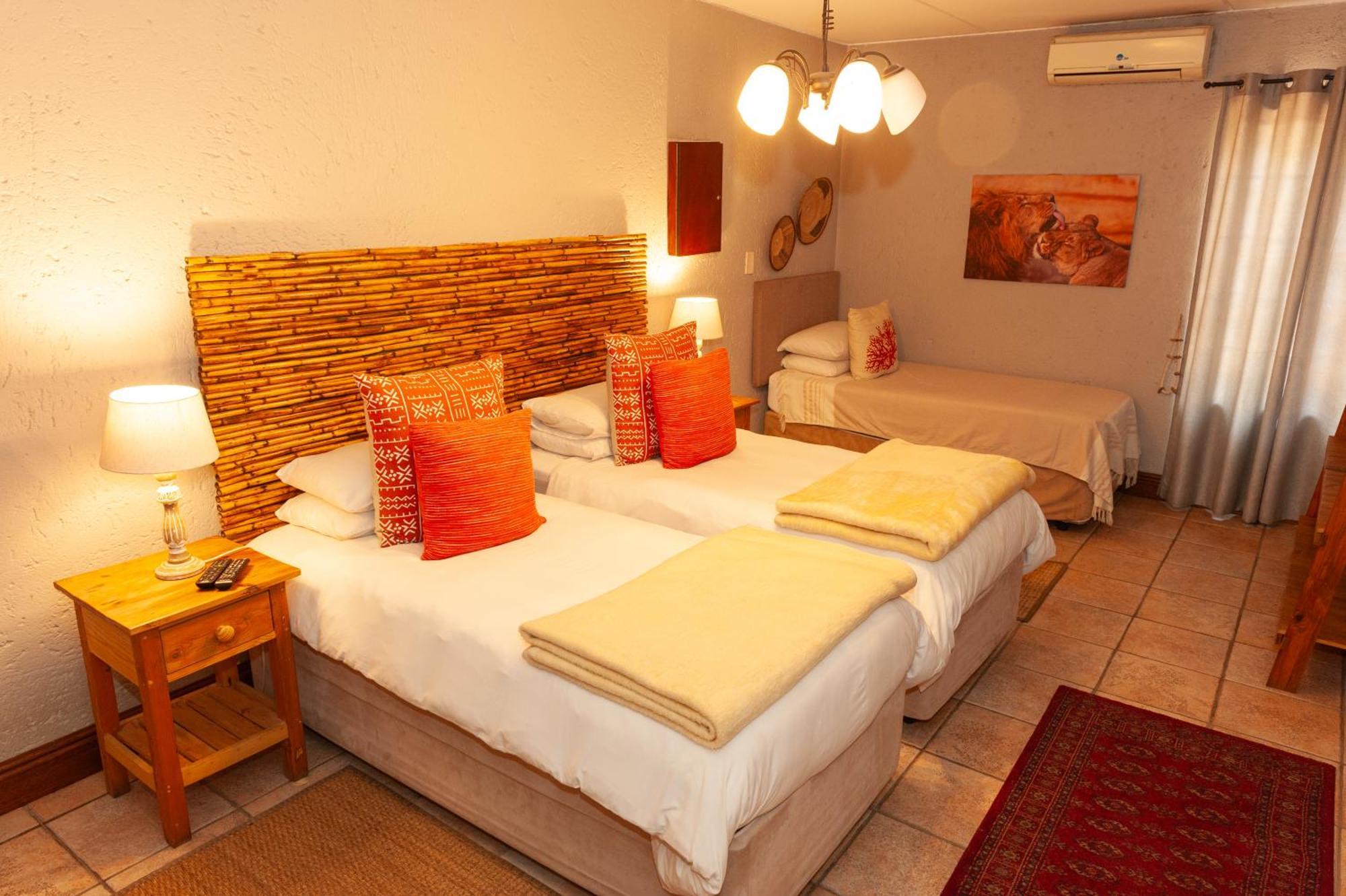 Safari Club Guest Lodge Or Tambo International Airport Kempton Park Dış mekan fotoğraf
