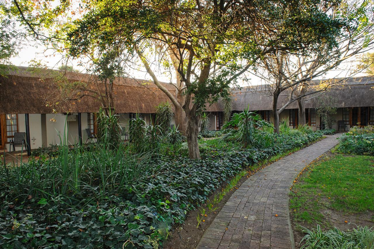 Safari Club Guest Lodge Or Tambo International Airport Kempton Park Dış mekan fotoğraf