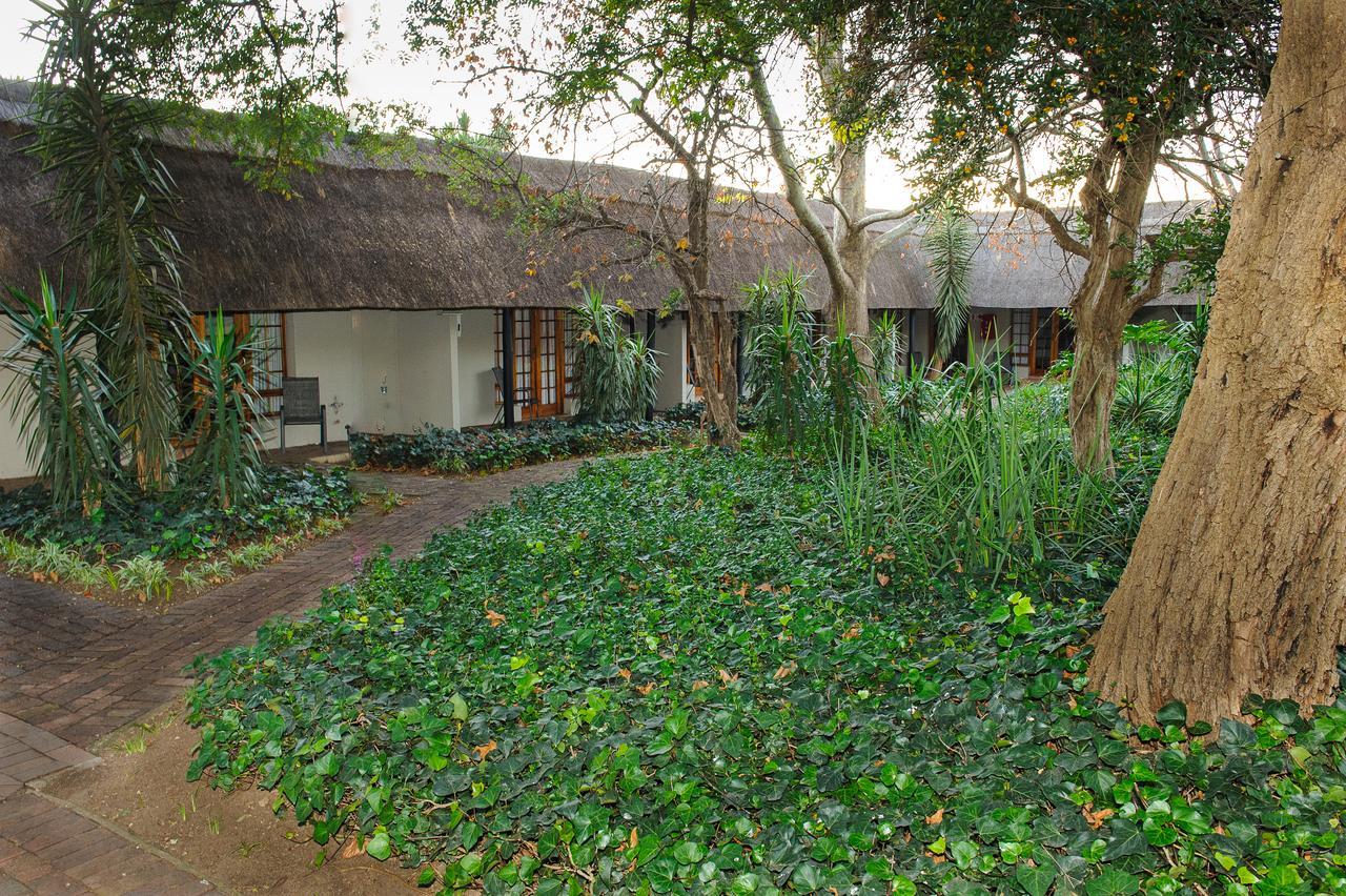 Safari Club Guest Lodge Or Tambo International Airport Kempton Park Dış mekan fotoğraf