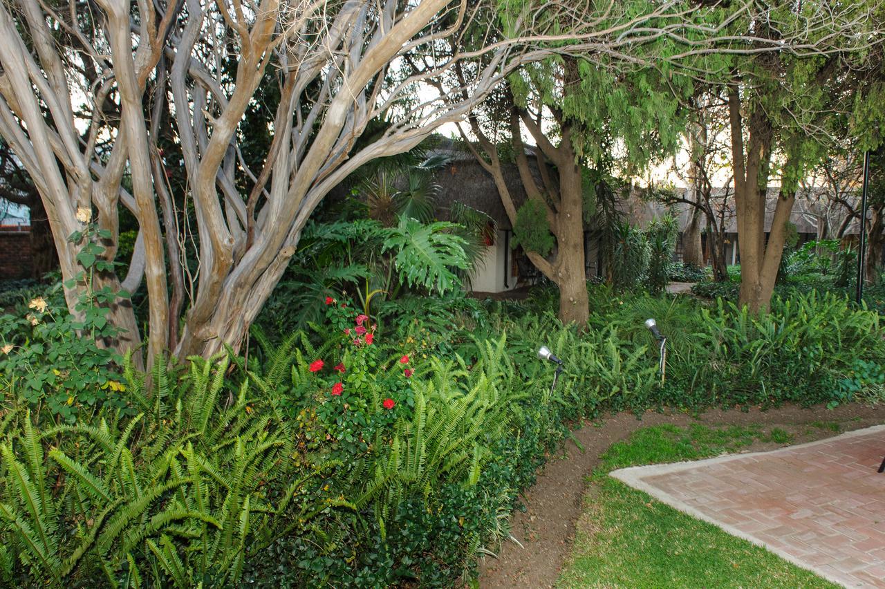 Safari Club Guest Lodge Or Tambo International Airport Kempton Park Dış mekan fotoğraf